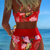 Kontrasztos virágmintás bikini hasítékkal
