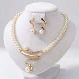 Krisztina - Nyaklánc és Fülbevaló Szett Természetes Gyöngyökkel