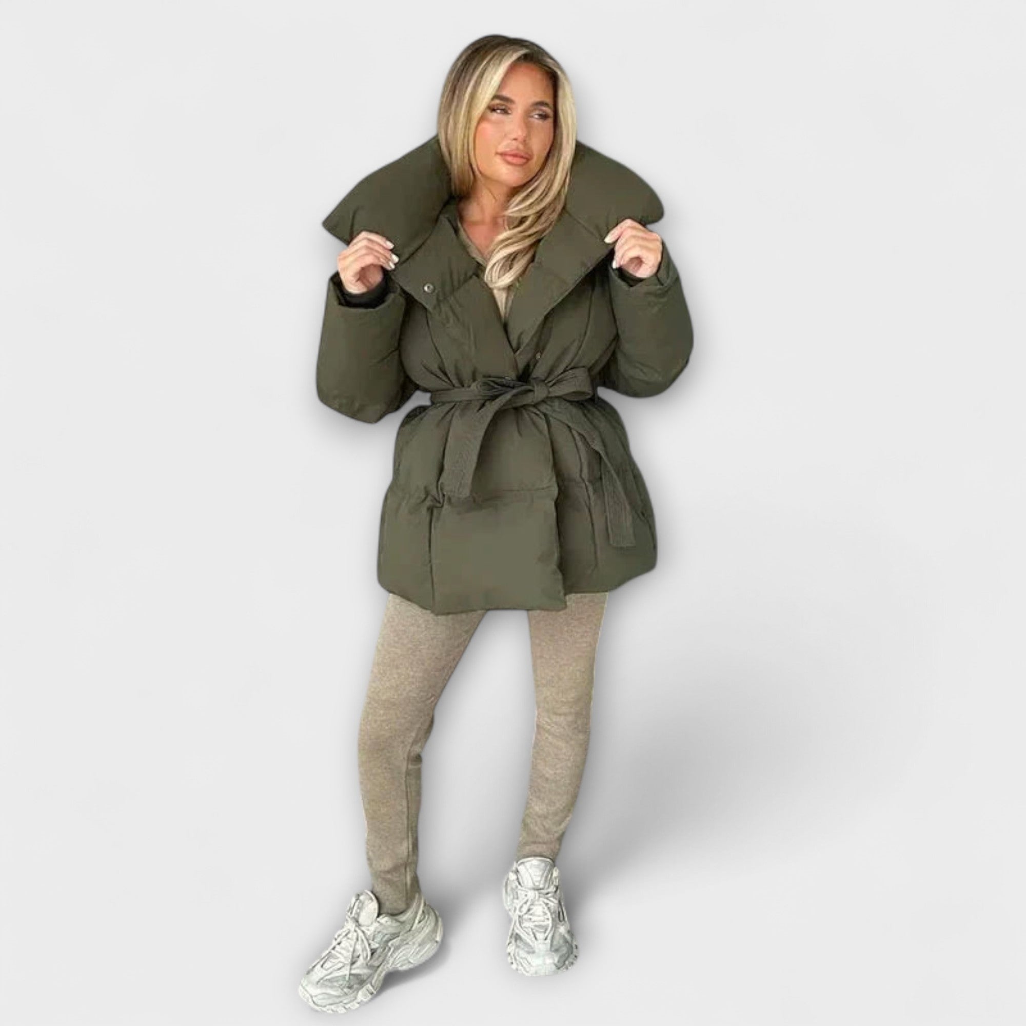 Dorottya – Elegáns Töltött Kabát