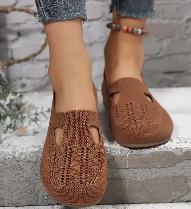 Detti – rugalmas lélegző ergonomikus szandál