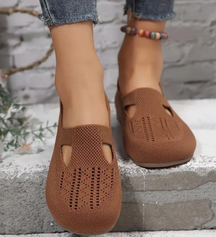 Detti – rugalmas lélegző ergonomikus szandál